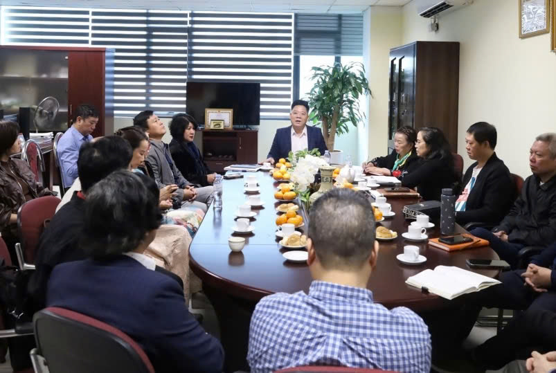 Nửa chặng đường cuộc thi sáng tác Thơ 